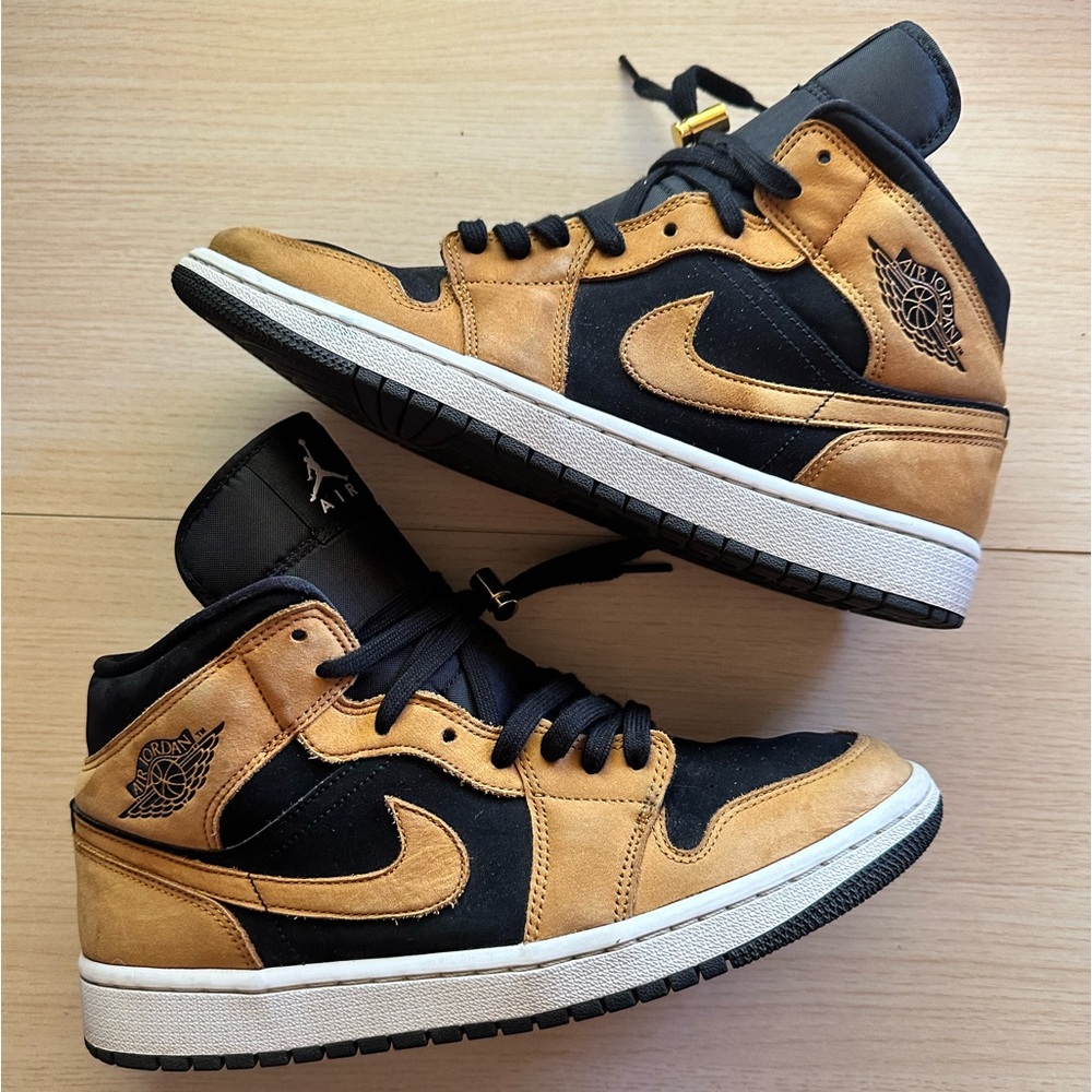 Jordan 1 Mid SE Desert Ochre 2020 Size Wmn 11.5 / Mens Size 10